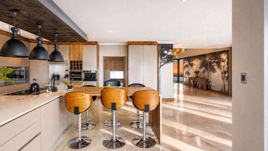 8 Bedroom Property for Sale in Birdwood Estate North West